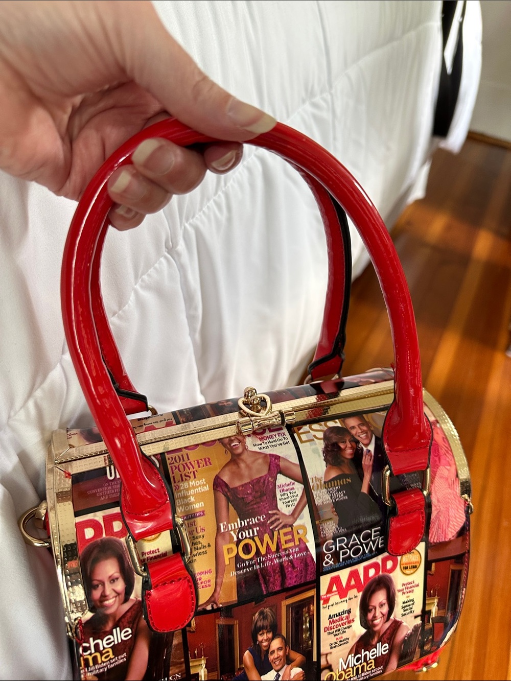 Michelle Obama Magazine Cover Handbag- Everyday Statement Bag - Picture 10 of 15